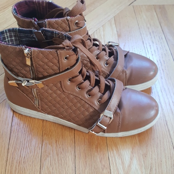 Women's tan high tops size 11 m - Picture 3 of 3